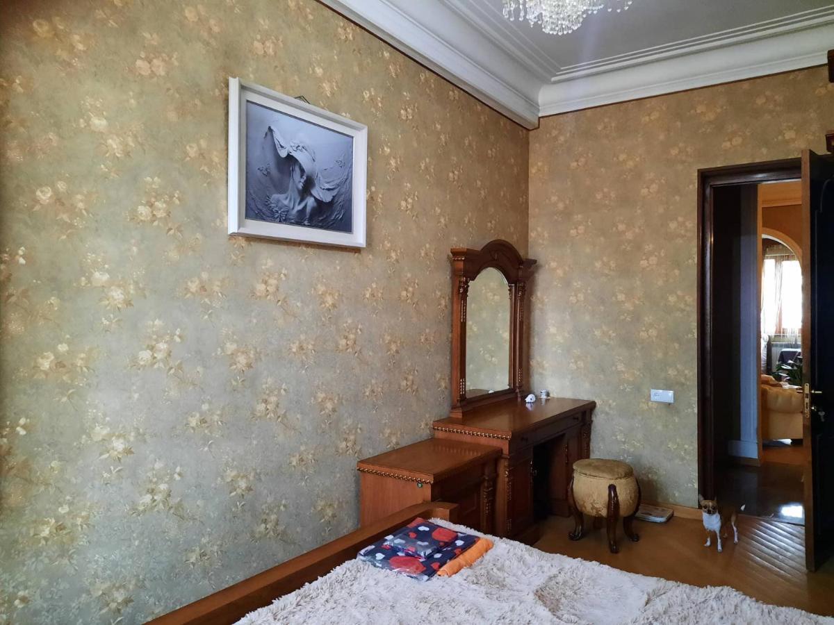 Tbilisi Philharmonia Apartment Exterior photo
